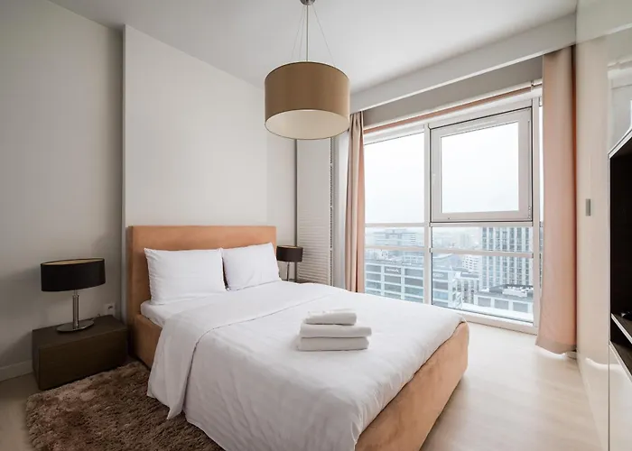 Platinum Tower Skyline By Bookinghost * Varsovie