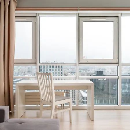 Apartment Platinum Tower Skyline By Bookinghost *