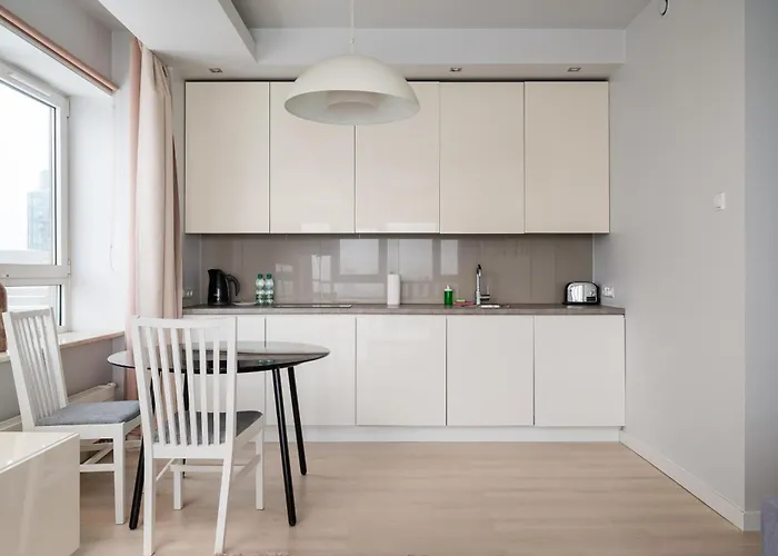 Platinum Tower Skyline By Bookinghost *